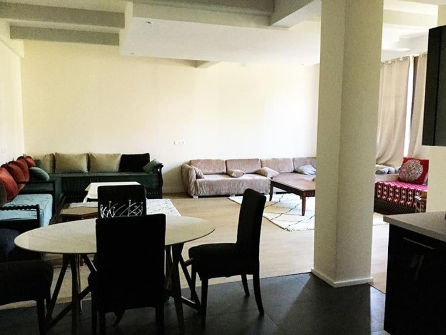 150 M² Fully Furnished Loft Leilighet Lille Eksteriør bilde